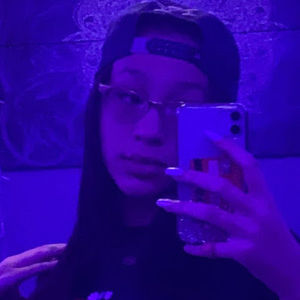 Meet your Posher, Alexis